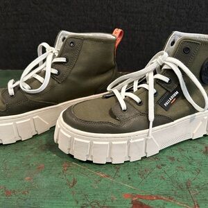 Palladium women’s PALLATOWER HI